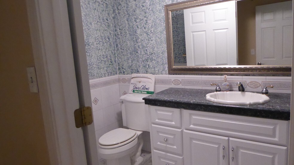 More Photos Of 34 Union Way, Vacaville Flex For Lease