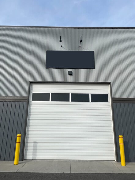 More Photos Of 3325 E Quad Park Ct, Post Falls Light Distribution For Lease