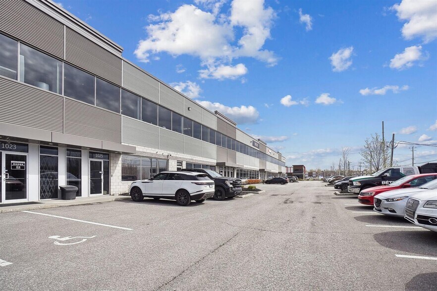 More Photos Of 1015-1037 Rue Des Forges, Terrebonne Industrial For Sale