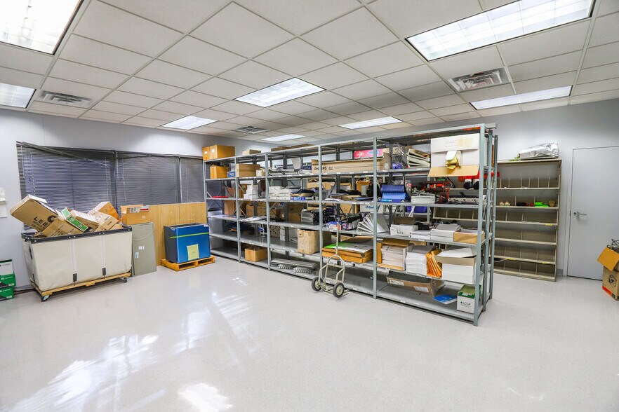 More Photos Of 3811 NW 40th Ter, Gainesville Office For Lease