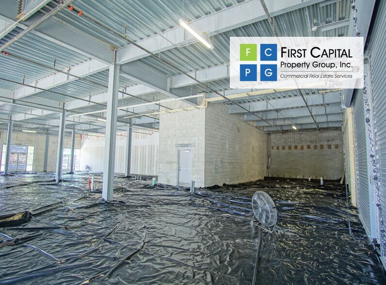 More Photos Of 100-108 E Colonial Dr, Orlando Specialty For Lease