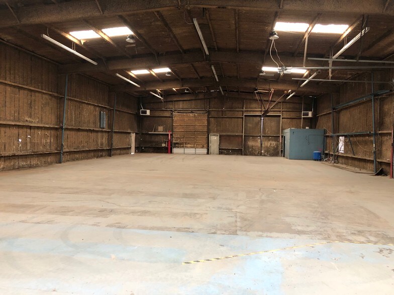 More Photos Of 3310 NW Loop 338, Odessa Warehouse For Lease