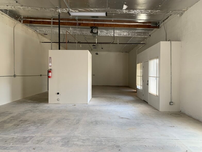 More Photos Of 20371 Prairie St, Chatsworth Manufacturing For Lease