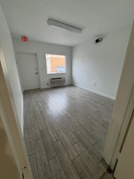 More Photos Of 13725 SW 139th Ct, Miami Warehouse For Lease