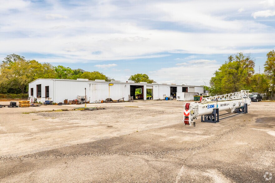 More Photos Of 9516 E Dr Martin Luther King Blvd, Tampa Warehouse For Lease