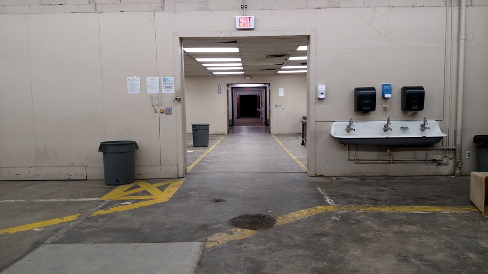 More Photos Of 17910 Van Dyke St, Detroit Manufacturing For Sale