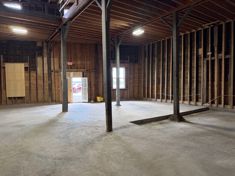 More Photos Of 88 Howard Ave, Bridgeport Warehouse For Lease
