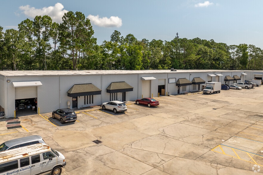 More Photos Of 4949 Sunbeam Rd, Jacksonville Unknown For Lease