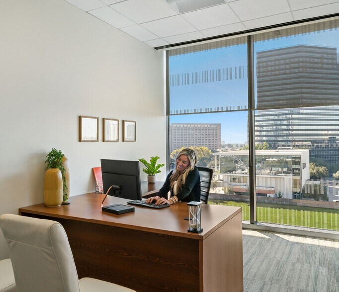 More Photos Of 1700 Post Oak Blvd, Houston Coworking Space