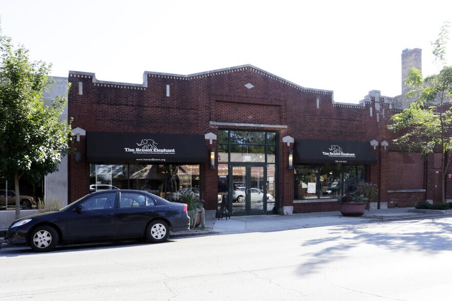 More Photos Of 217 Harrison St, Oak Park Storefront For Lease
