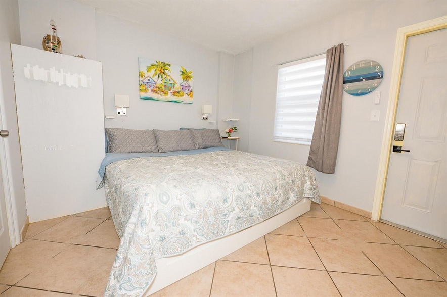 More Photos Of 3401 NE 10th St, Pompano Beach Hotel For Sale