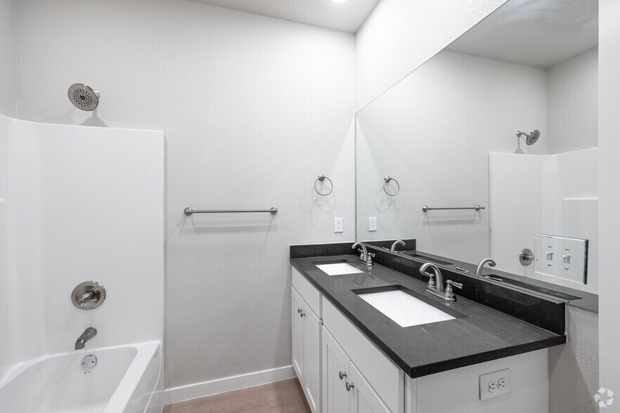 More Photos Of 275 N Hunter St, Farmington Apartments For Sale