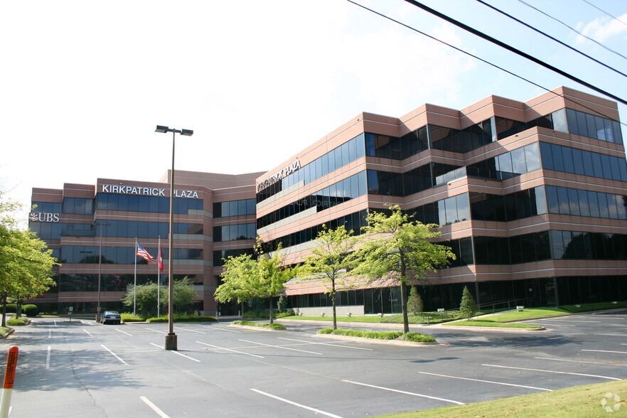 More Photos Of 10800 Financial Centre Pkwy, Little Rock Office For Lease