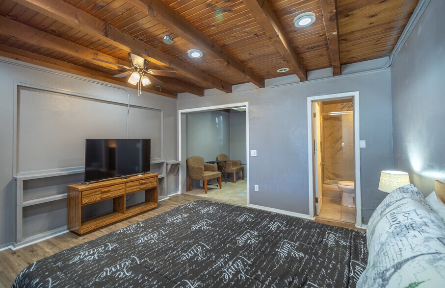 More Photos Of 2306 Sudderth Dr, Ruidoso General Retail For Sale