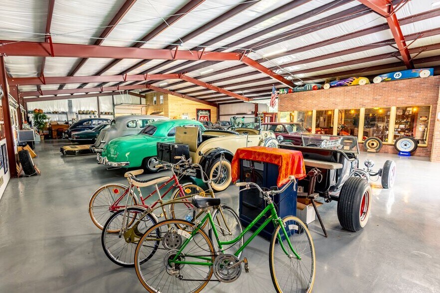 More Photos Of 2418 US-31, Falkville Warehouse For Sale