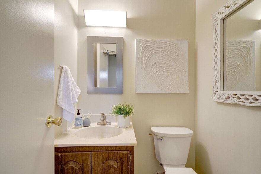 More Photos Of 7297 US-29, Falls Church Office For Sale