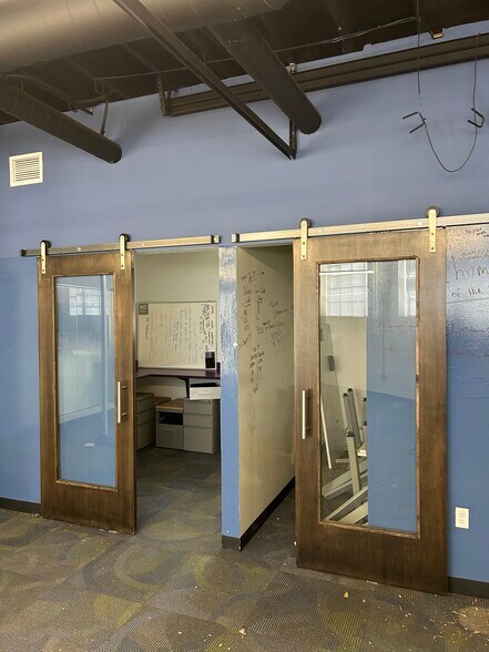More Photos Of 1028 Park Ave W, Denver Office For Sale