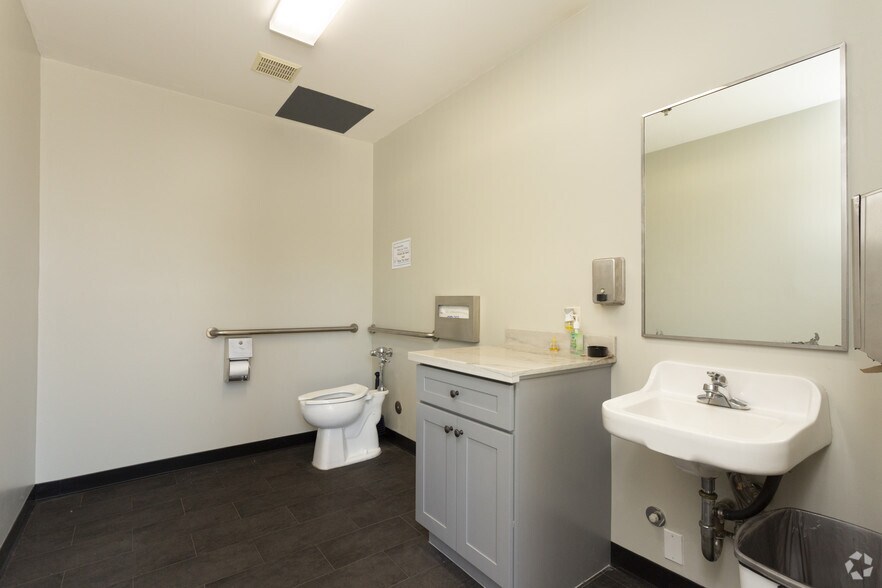 More Photos Of 26361 Crown Valley Pky, Mission Viejo Office For Lease