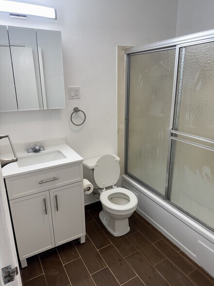 More Photos Of 1947-1949 H St, Sparks Apartments For Sale