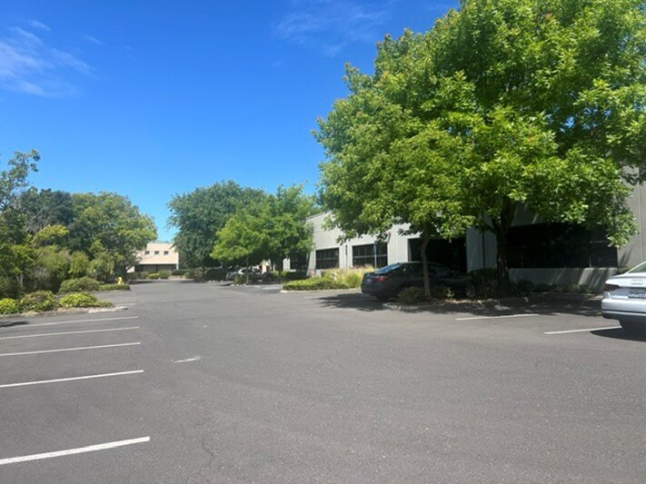 More Photos Of 30-38 Executive Ct, Napa Light Distribution For Lease