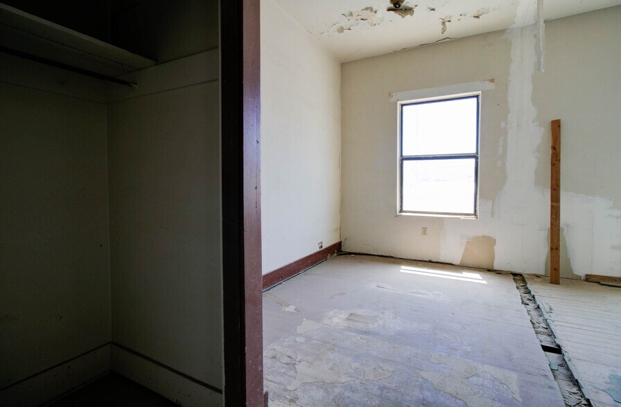 More Photos Of 155 S Miami Ave, Miami Storefront Retail Residential For Sale