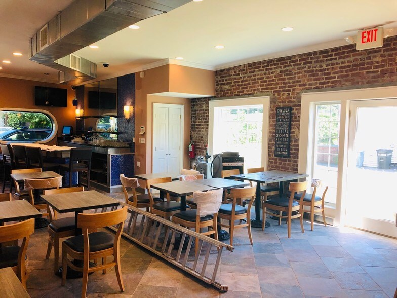 More Photos Of 133 Glen Head Rd, Glen Head Bar For Lease