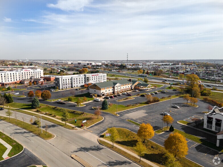 More Photos Of 175 Remington Blvd, Bolingbrook Hotel For Sale