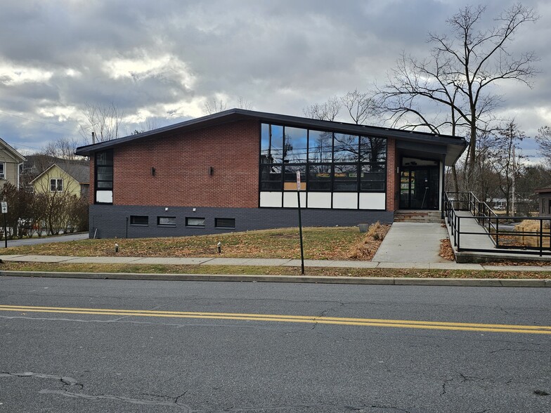 More Photos Of 23 West St, Warwick Office For Lease