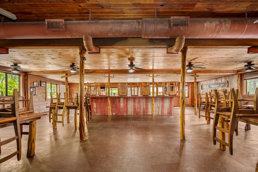 More Photos Of 7080 Dale Ridge Rd, Lancaster Convenience Store For Sale