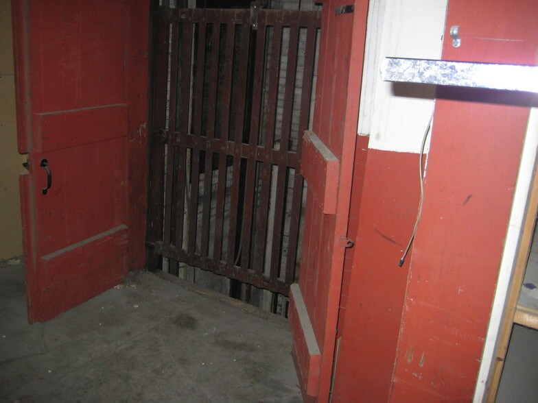 More Photos Of 920 Utica St, Allentown Unknown For Lease