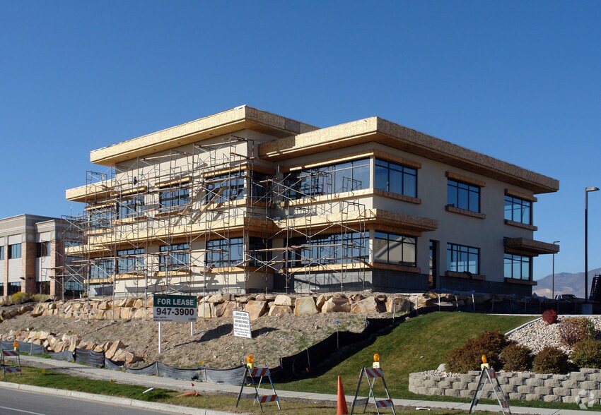 More Photos Of 7533 S Center View Ct, West Jordan Medical For Lease