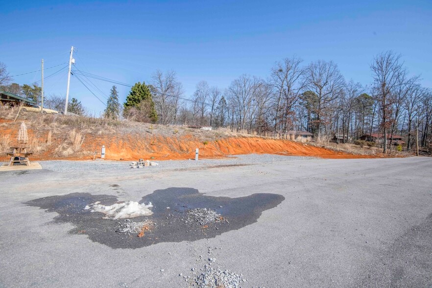 More Photos Of 104 Circle Rd, Newport Manufactured Housing Mobile Home Park For Sale