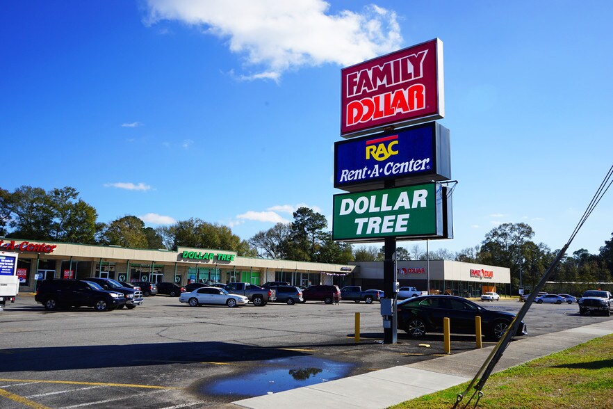 More Photos Of 951 3rd Ave, Lake Charles Storefront For Lease