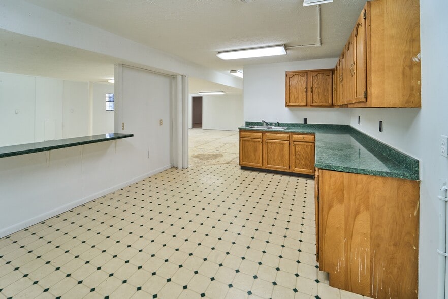 More Photos Of 10022 Rutledge Pike, Knoxville Medical For Sale