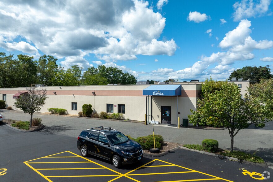 More Photos Of 30 Commerce Rd, Stamford Light Manufacturing For Lease