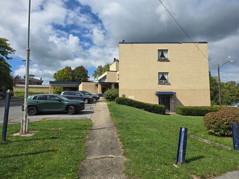 More Photos Of 2 Fall St, Seneca Falls Apartments For Sale