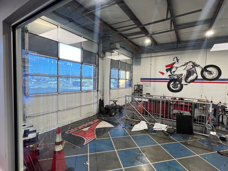 More Photos Of 7000 Park Blvd, Pinellas Park Freestanding For Lease