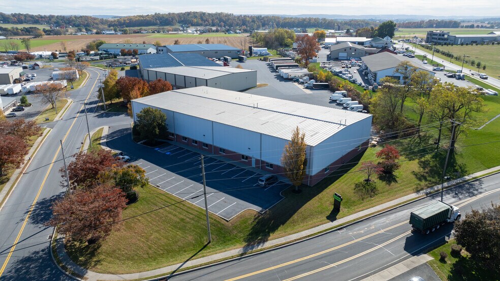 More Photos Of 220 Orlan Rd, New Holland Showroom For Sale