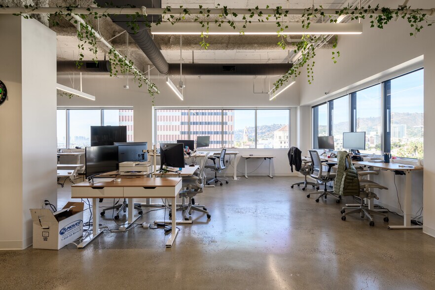 More Photos Of 6430 W Sunset Blvd, Los Angeles Office For Lease