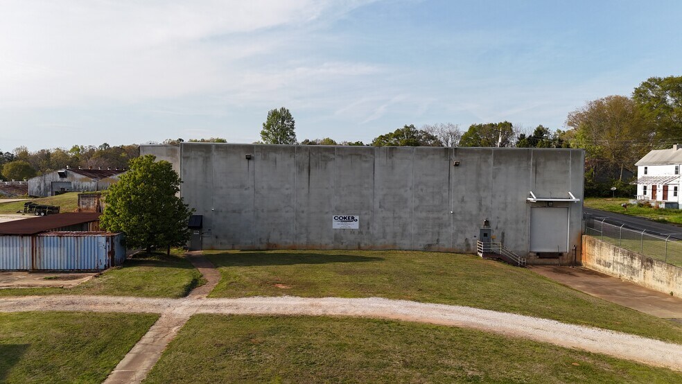 More Photos Of 144 Parkview St, Westminster Distribution For Sale