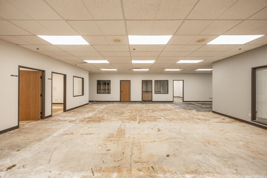 More Photos Of 2540 W Shaw Ln, Fresno Office For Sale