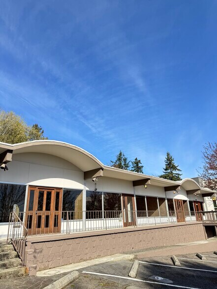 Primary Photo Of 7429-7437 SE 27th St, Mercer Island Office For Lease