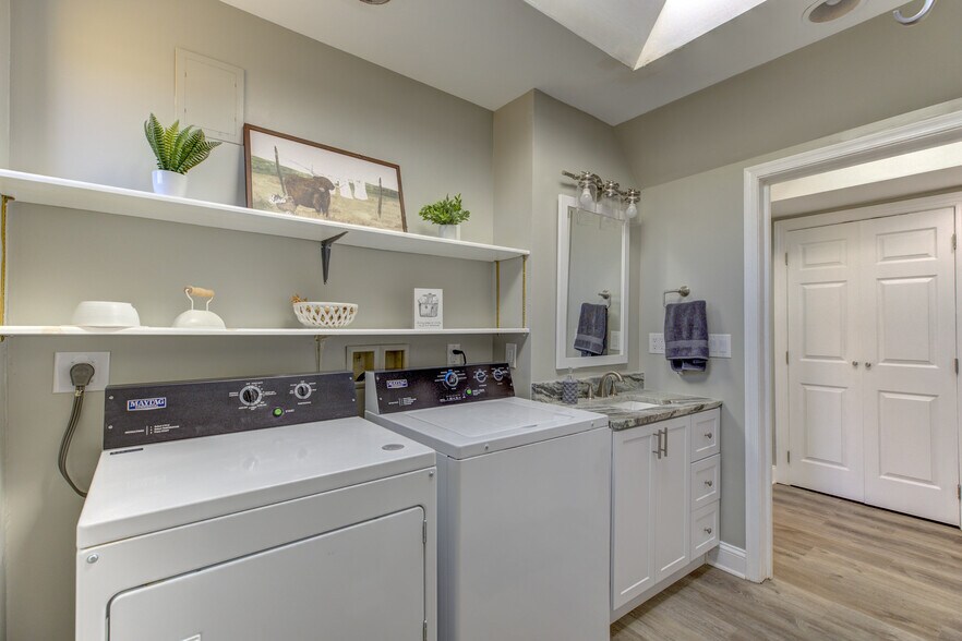 More Photos Of 1565 Seven Fountains Rd, Fort Valley Specialty For Sale