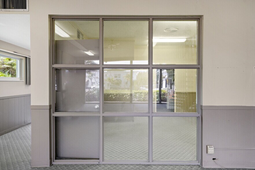 More Photos Of 1510 Dr. Martin Luther King Jr St N, Saint Petersburg Office For Sale