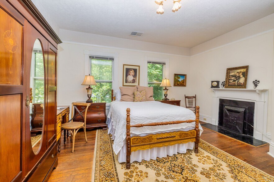 More Photos Of 252 Seavy St, Senoia Hospitality For Sale