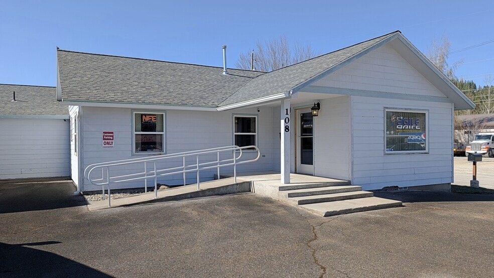 Primary Photo Of 108 N Division St, Pinehurst Medical For Sale