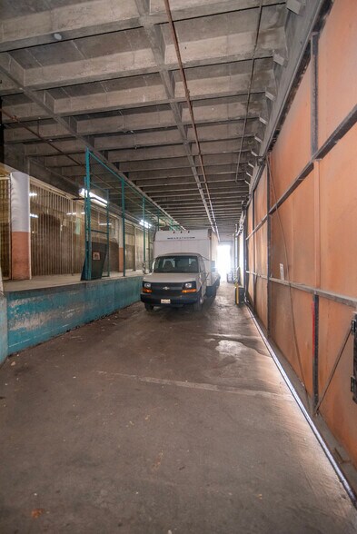 More Photos Of 1101-1111 S Hill St, Los Angeles Manufacturing For Sale