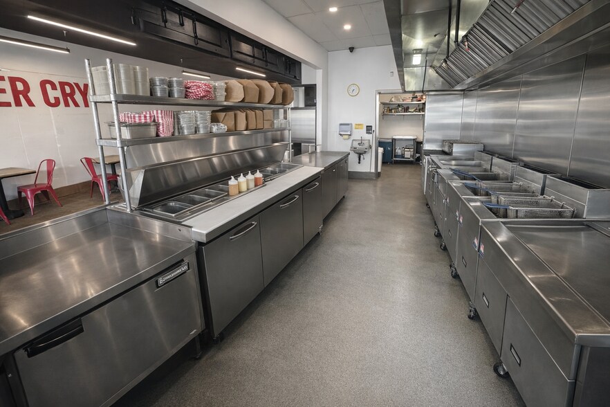 More Photos Of 14503-14519 Sherman Way, Van Nuys Unknown For Lease
