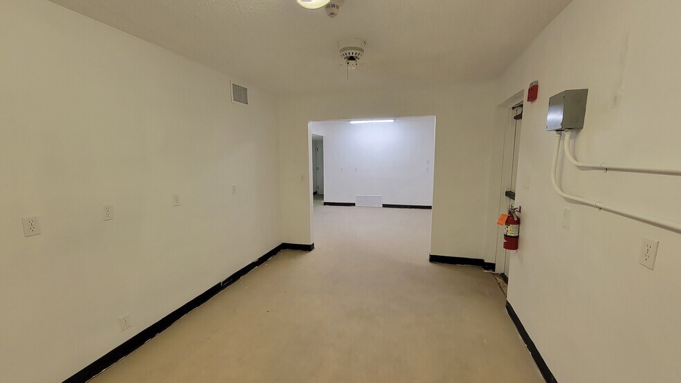 More Photos Of 2505 N Alvernon Way, Tucson Office For Sale