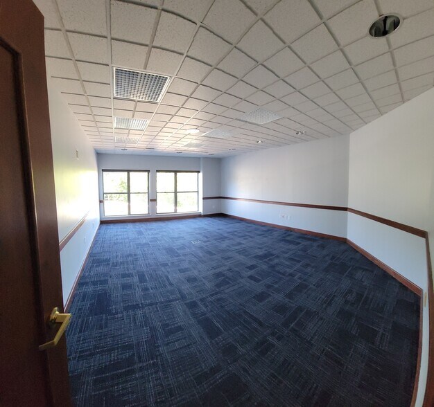 More Photos Of 333 Church St, Naugatuck Office For Sale